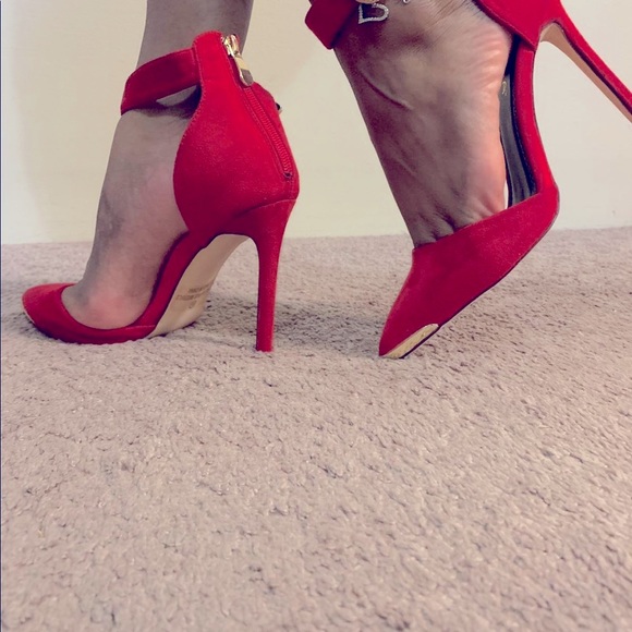 #  velvet red heals - Picture 5 of 6